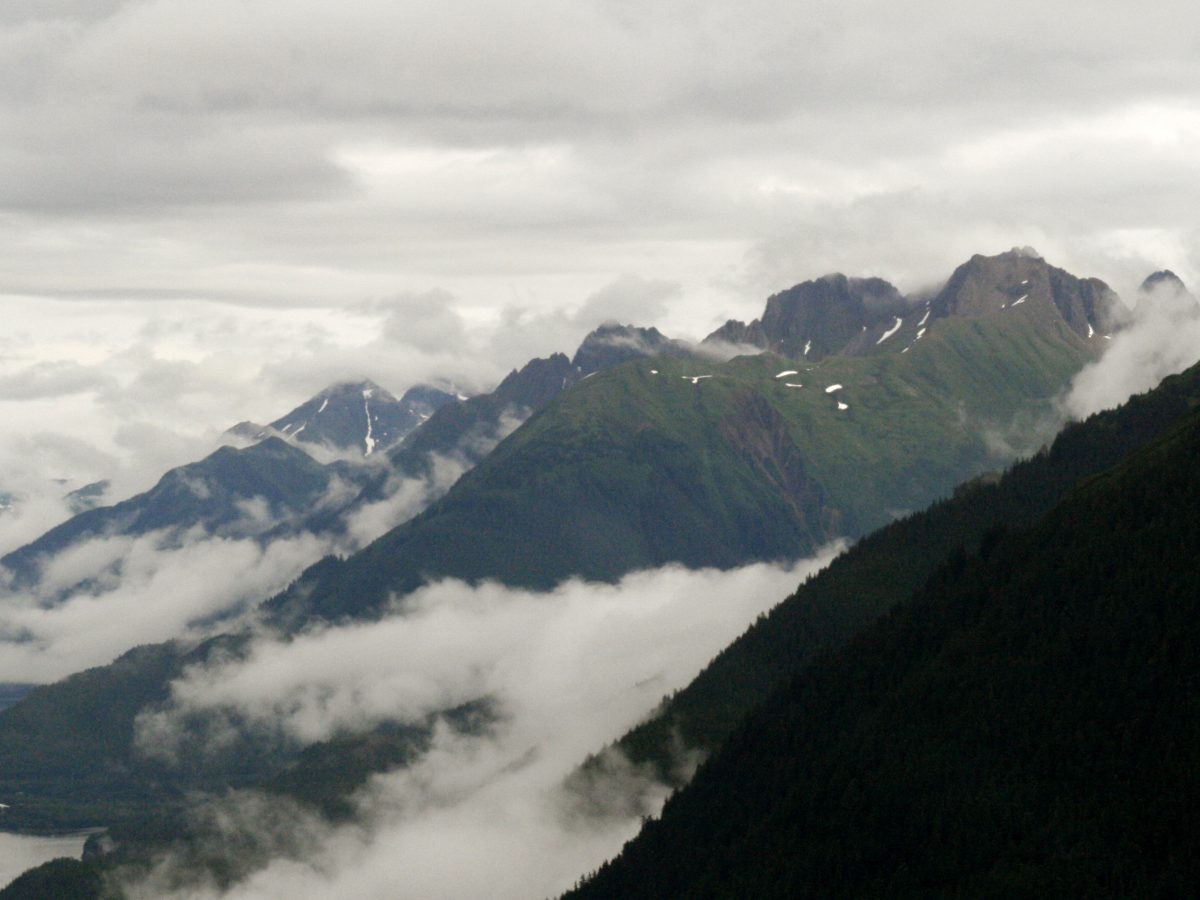Excursion Inlet viewed from the air. (Courtesy L'Aquatique, wikimedia commons)