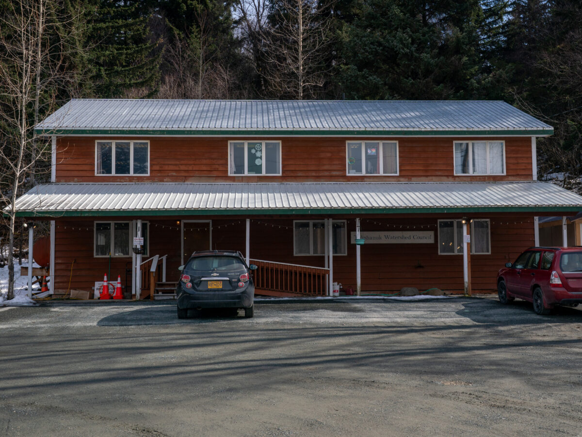 Takshanuk withdraws permit after Warren family opposition